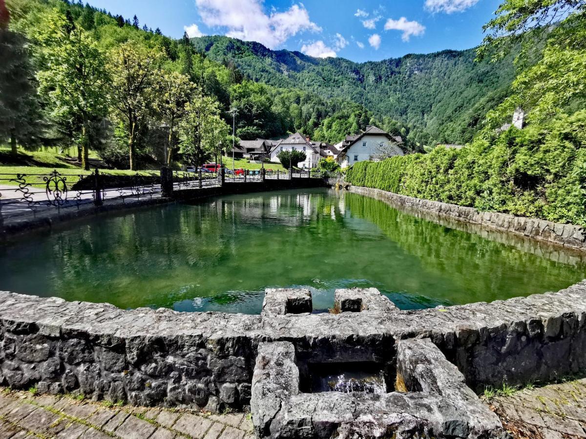 Bajta Kroparica Exteriör bild