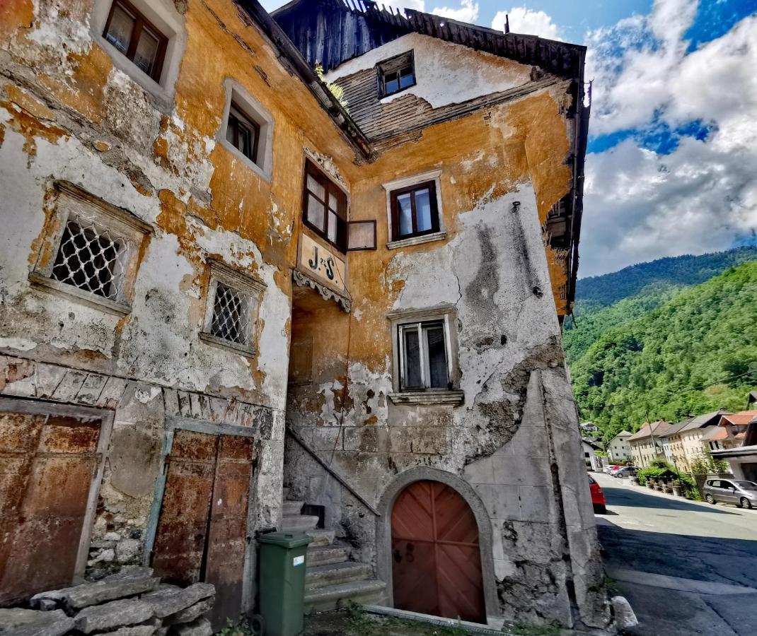 Bajta Kroparica Exteriör bild