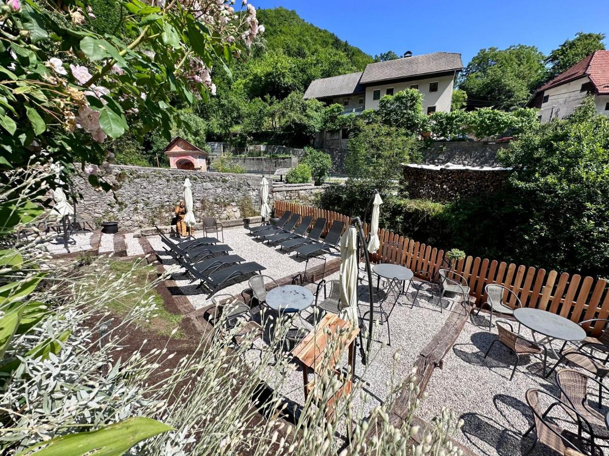 Bajta Kroparica Exteriör bild