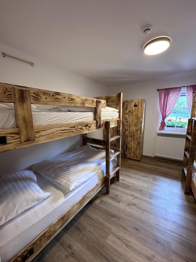 Bajta Kroparica Exteriör bild