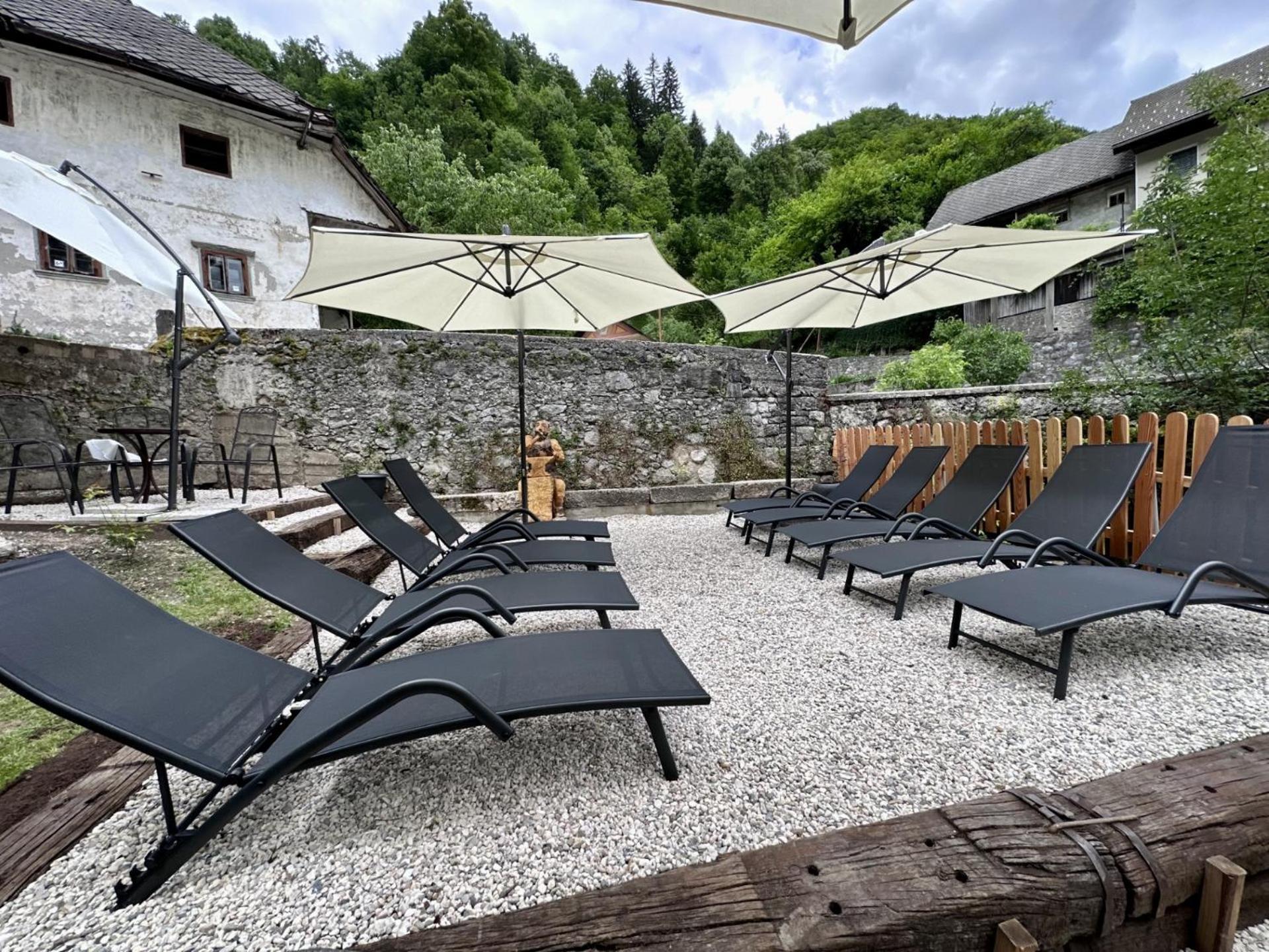 Bajta Kroparica Exteriör bild
