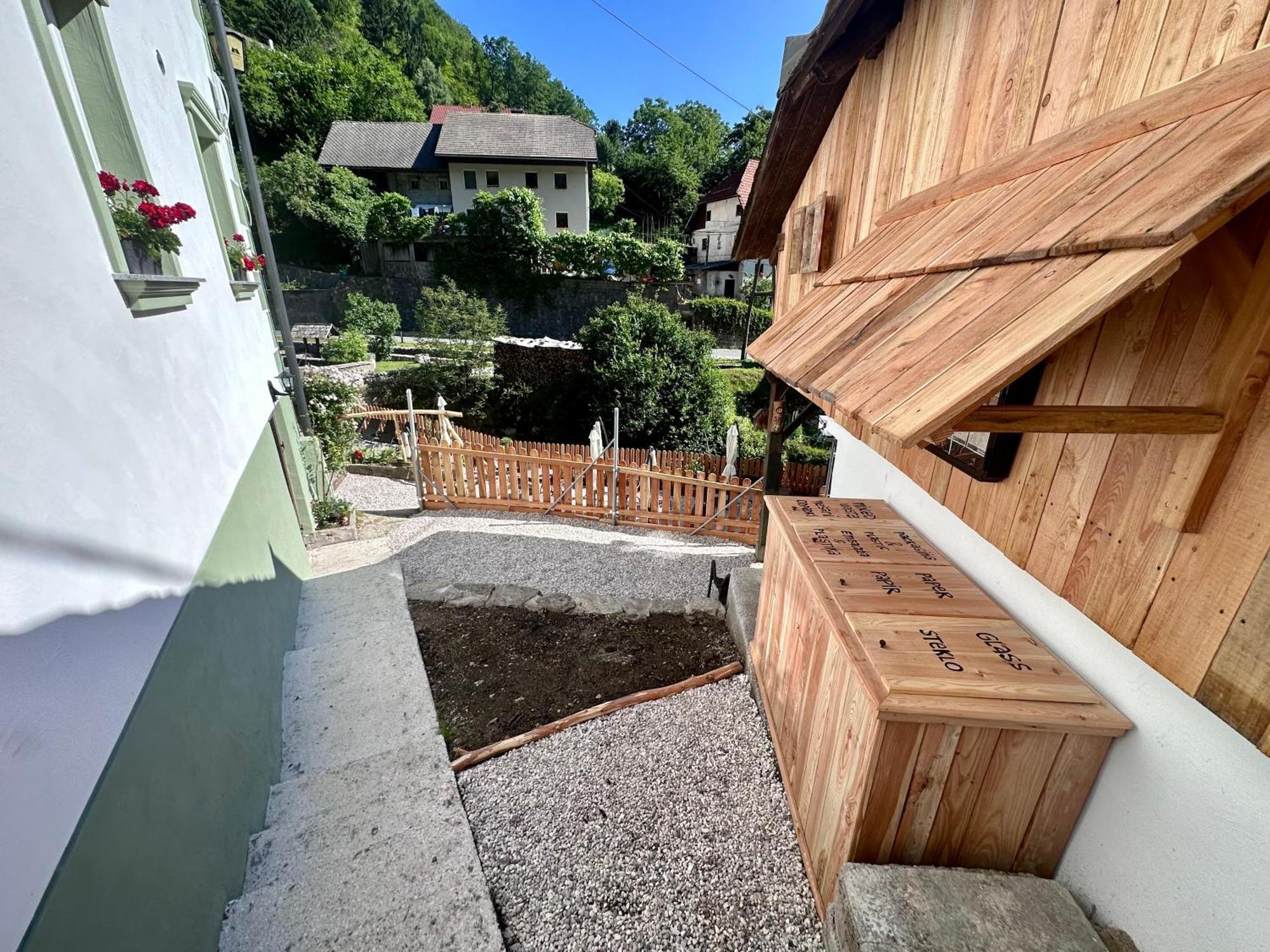 Bajta Kroparica Exteriör bild
