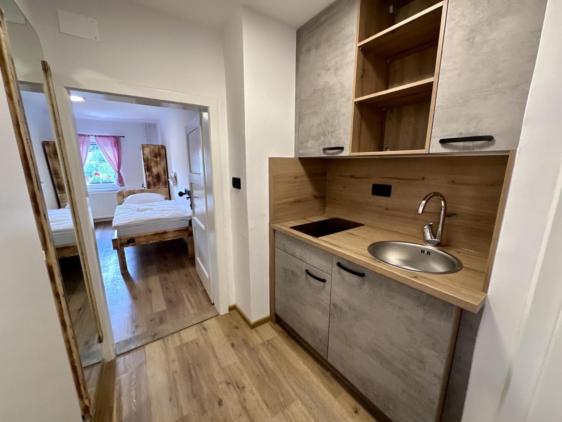 Bajta Kroparica Exteriör bild