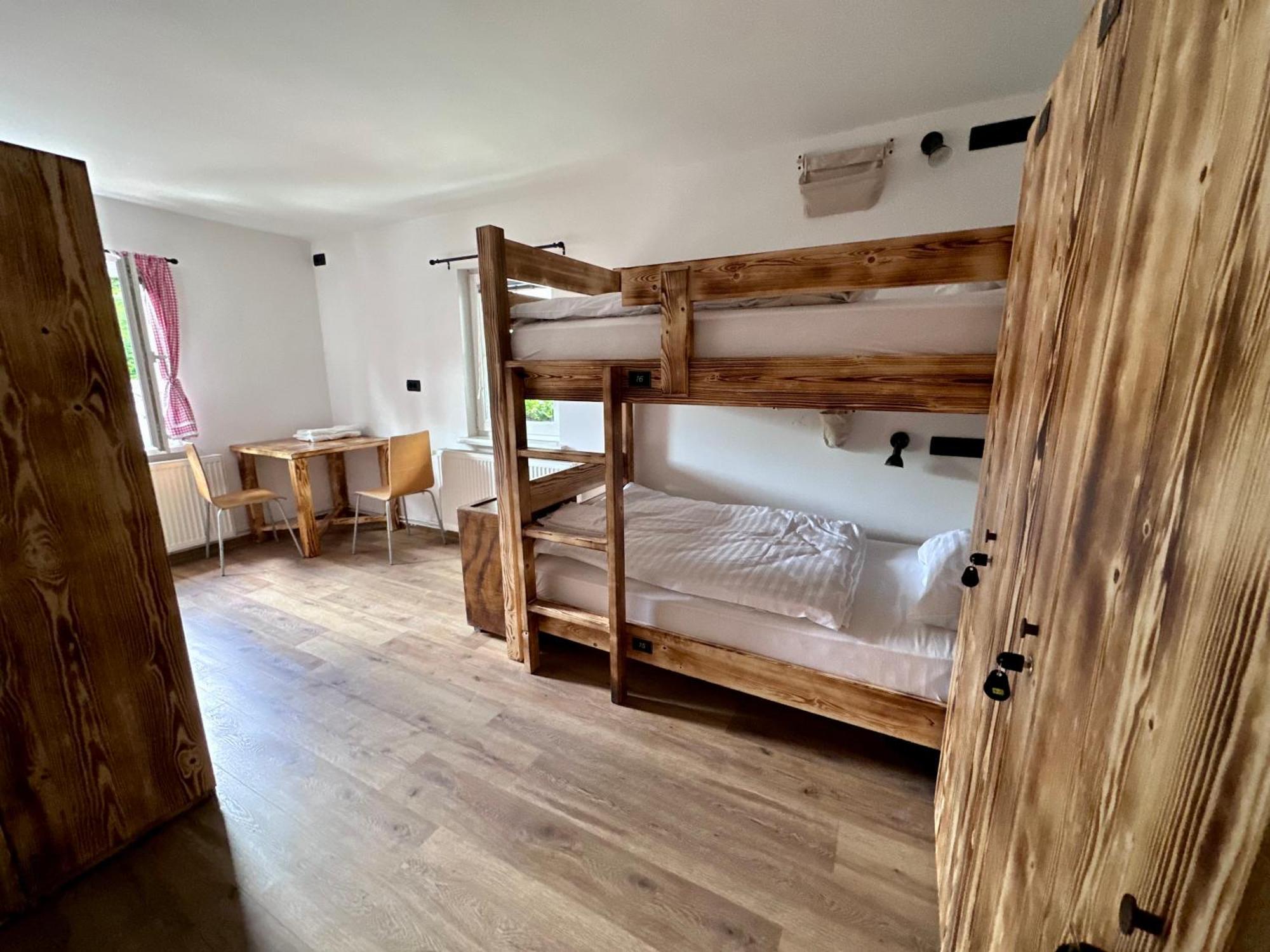 Bajta Kroparica Exteriör bild