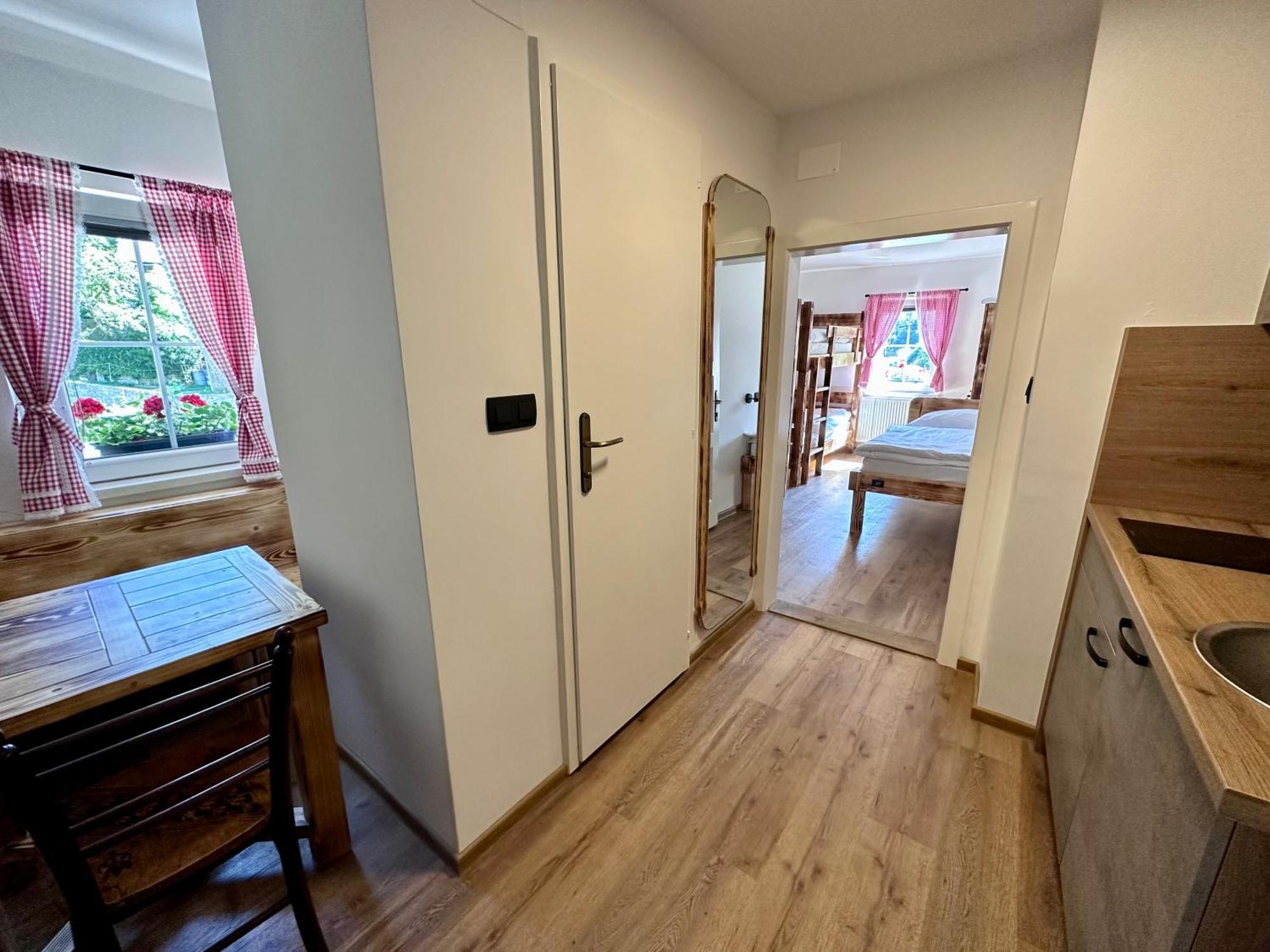 Bajta Kroparica Exteriör bild