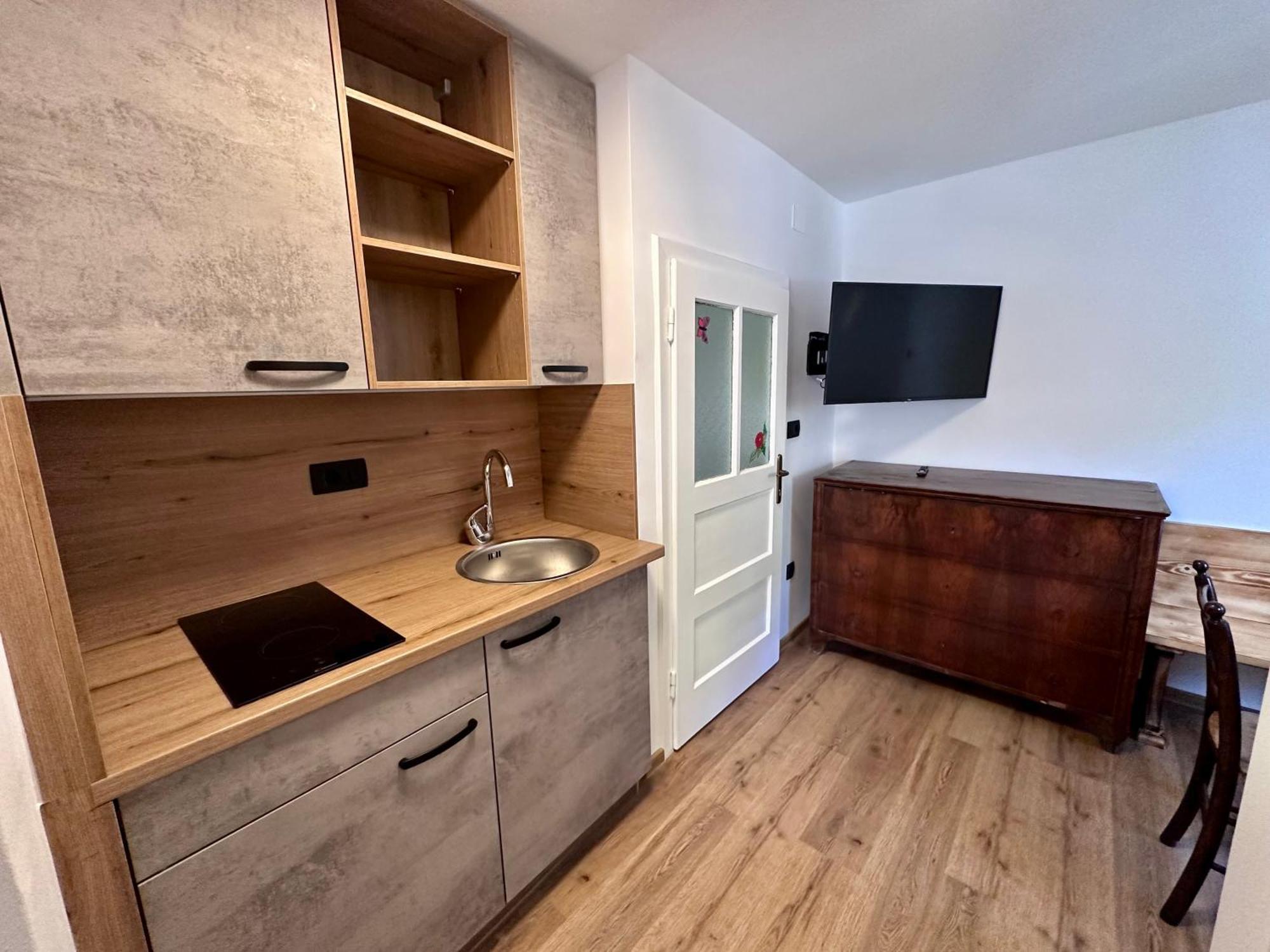 Bajta Kroparica Exteriör bild