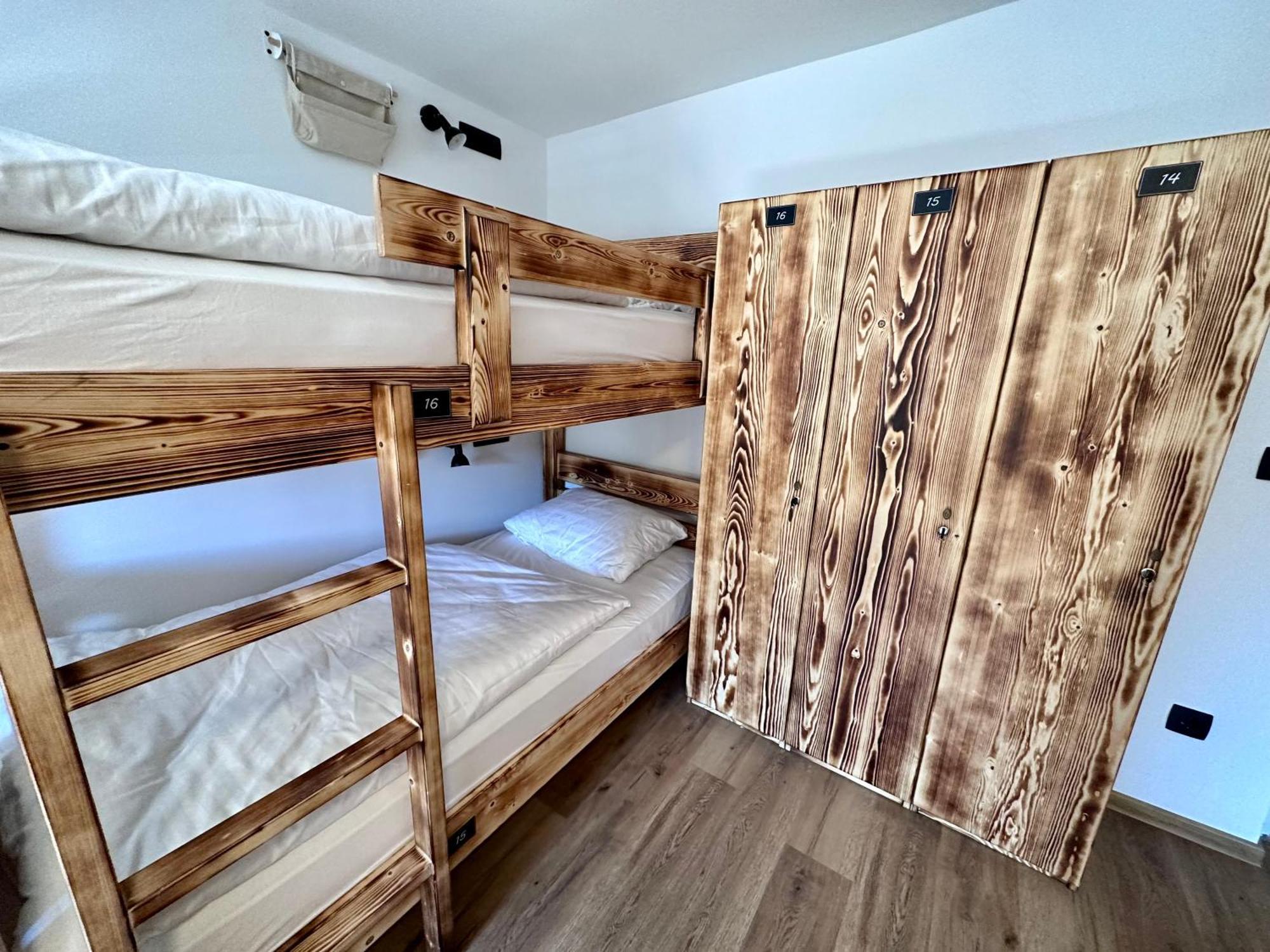 Bajta Kroparica Exteriör bild